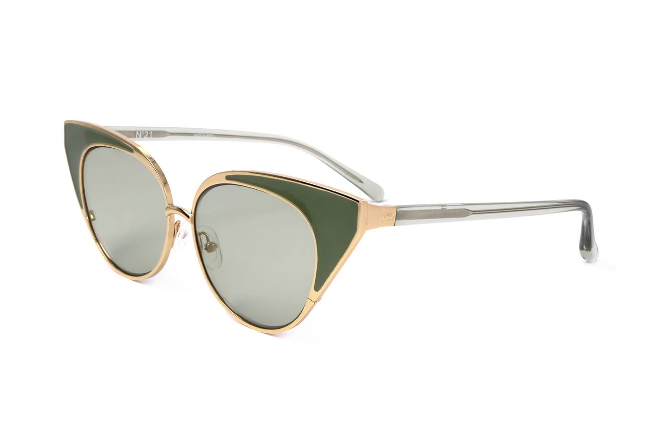 Linda Farrow N21S18…