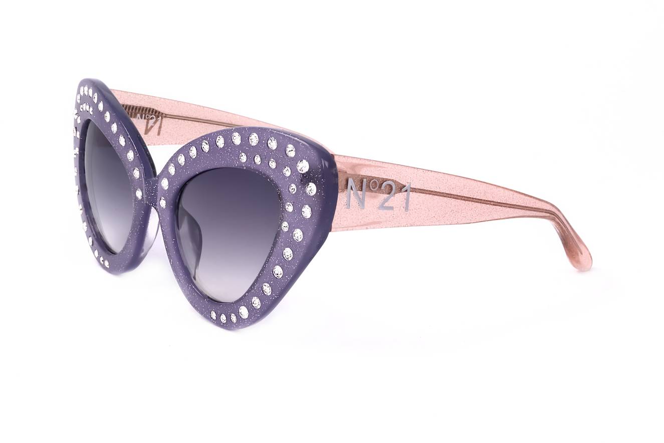 Linda Farrow N21S23…