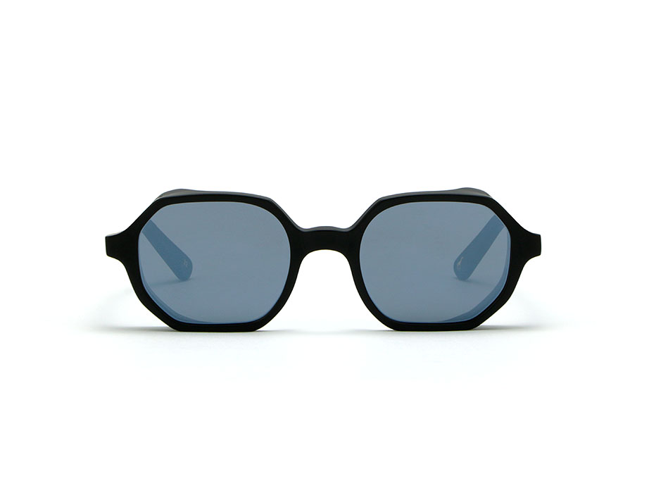 L.G.R. ZANZIBAR EXPLORER 5965  