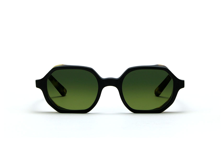 L.G.R. ZANZIBAR EXPLORER 5974  